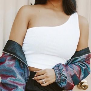 ONE SHOULDER RIBBED CROP TOP